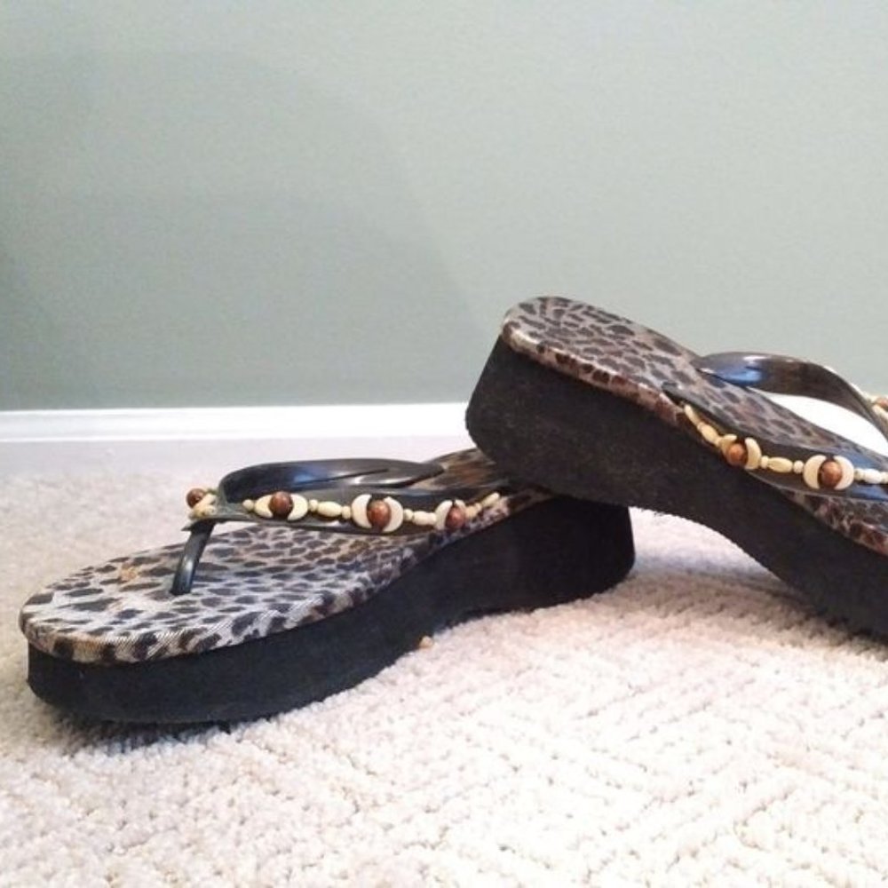 Leopard Wedge Sandal/Flip Flop size 8